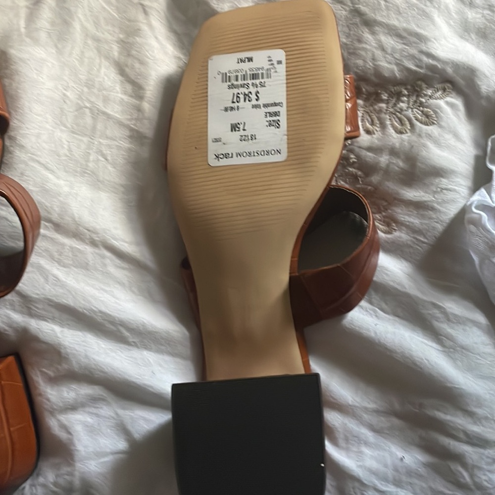 Sandal’s - Picture 3 of 4